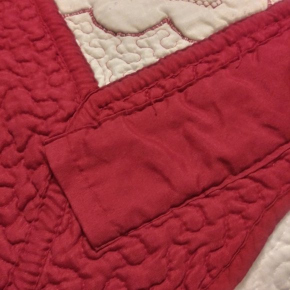 2296 Red & White Embroidered Throw or Wall Hanging - Picture 2 of 6
